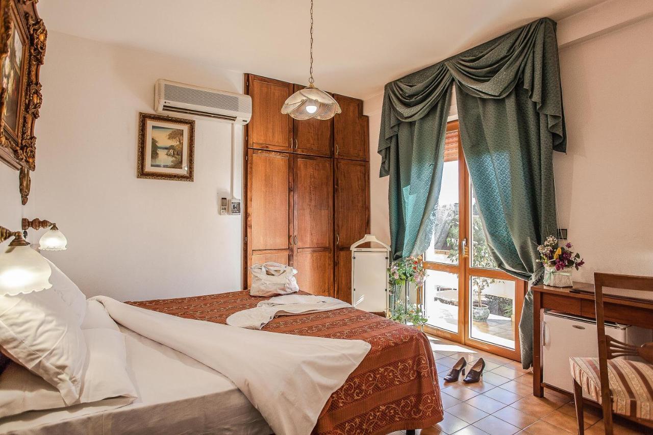 Hotel Garden Nuraminis ภายนอก รูปภาพ