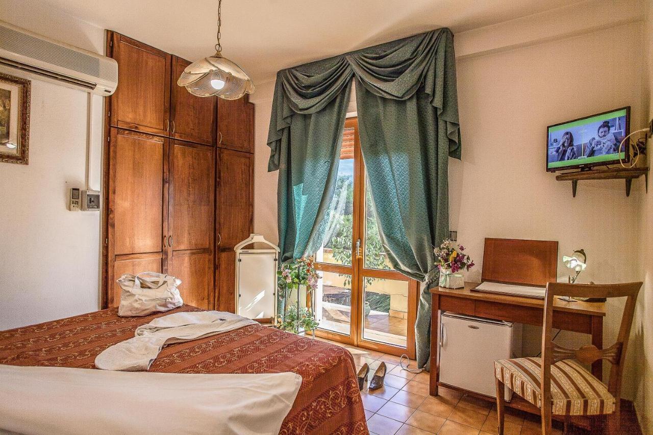 Hotel Garden Nuraminis ภายนอก รูปภาพ